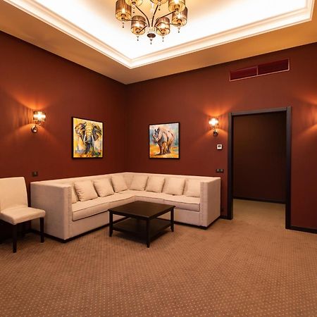 Tsunami Spa Hotel Dnipro Bagian luar foto
