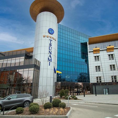 Tsunami Spa Hotel Dnipro Bagian luar foto