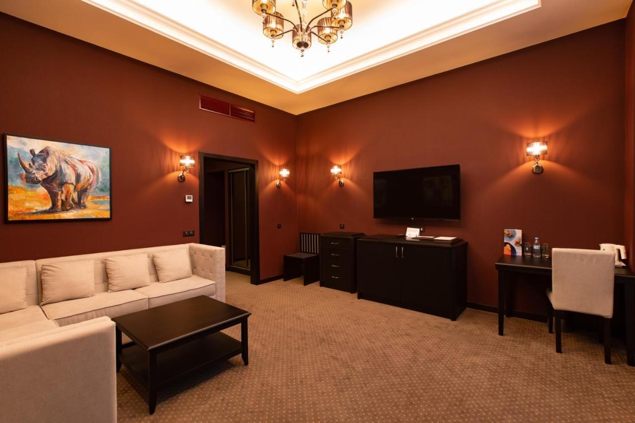 Tsunami Spa Hotel Dnipro Bagian luar foto