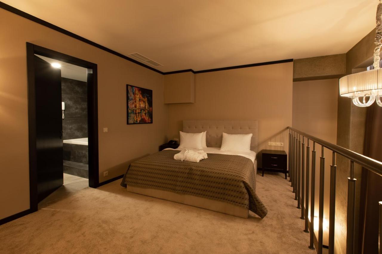 Tsunami Spa Hotel Dnipro Bagian luar foto