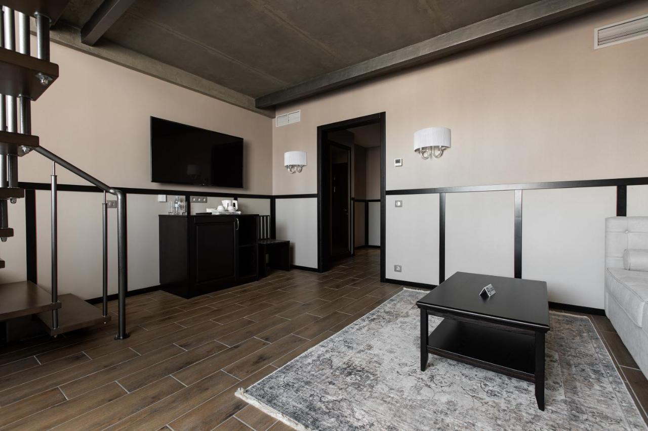 Tsunami Spa Hotel Dnipro Bagian luar foto