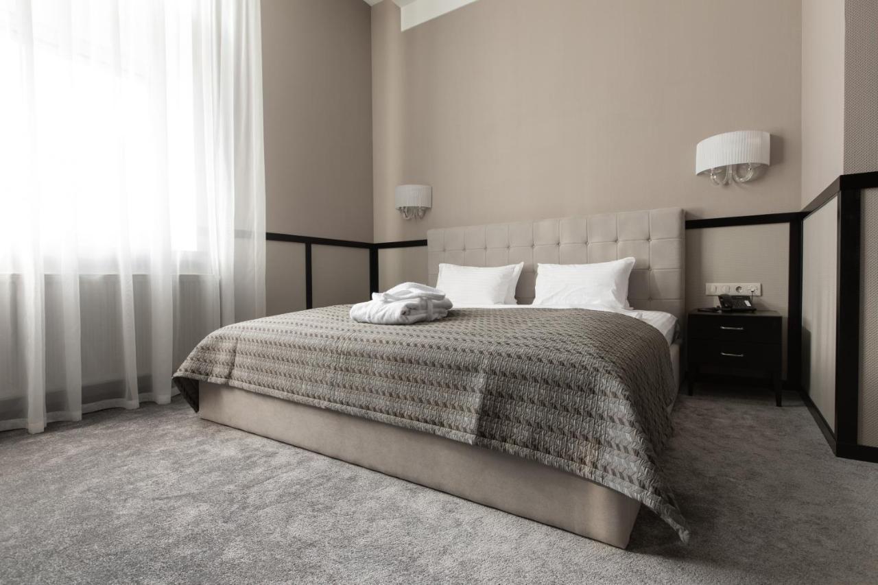 Tsunami Spa Hotel Dnipro Bagian luar foto