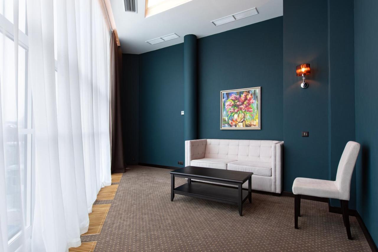 Tsunami Spa Hotel Dnipro Bagian luar foto