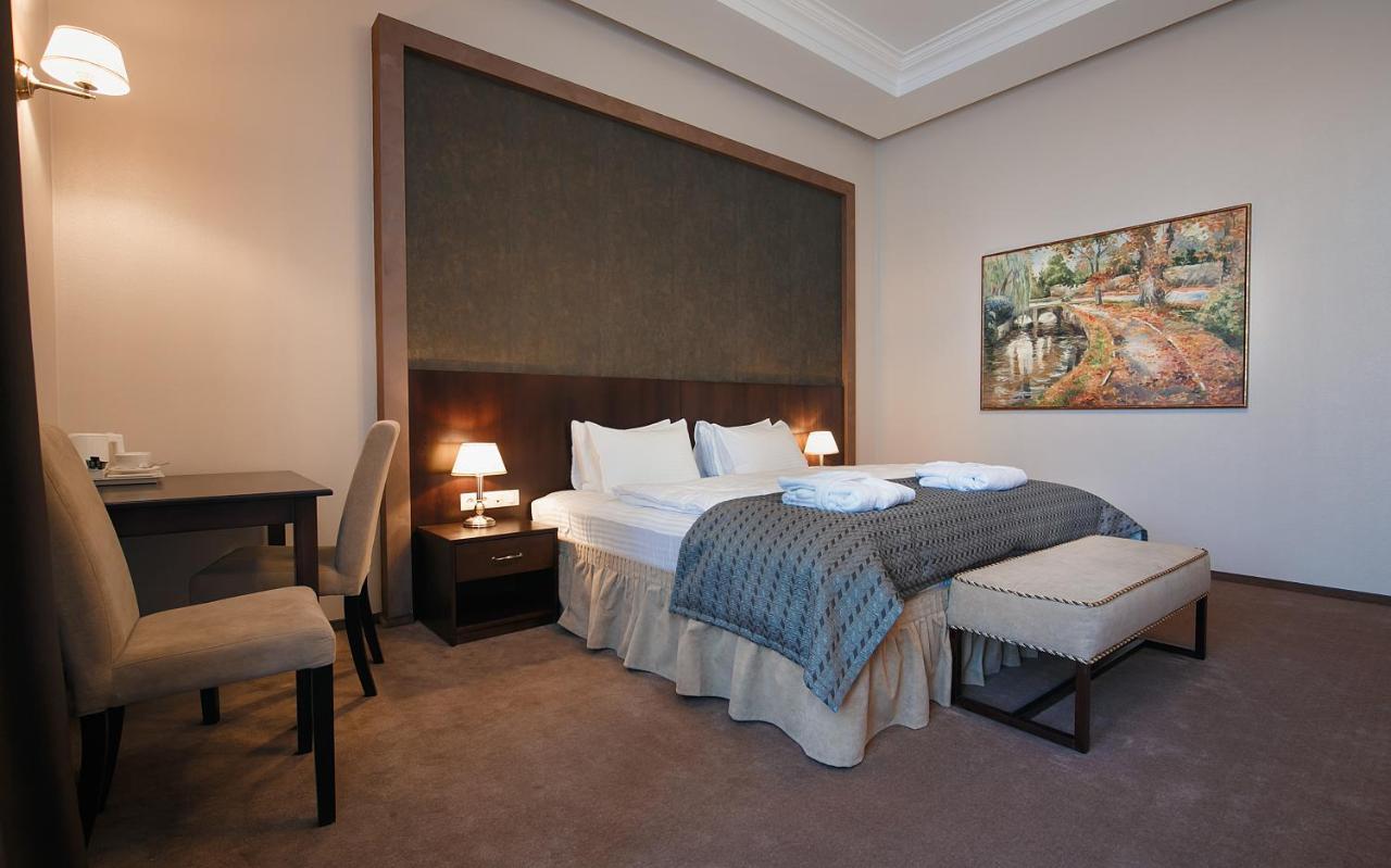 Tsunami Spa Hotel Dnipro Bagian luar foto