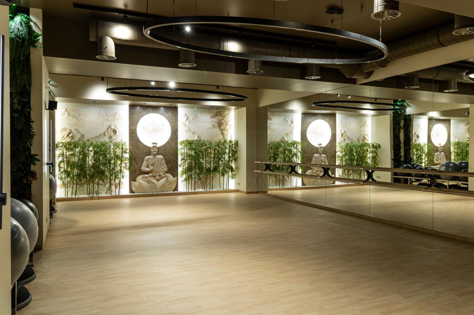Tsunami Spa Hotel Dnipro Bagian luar foto