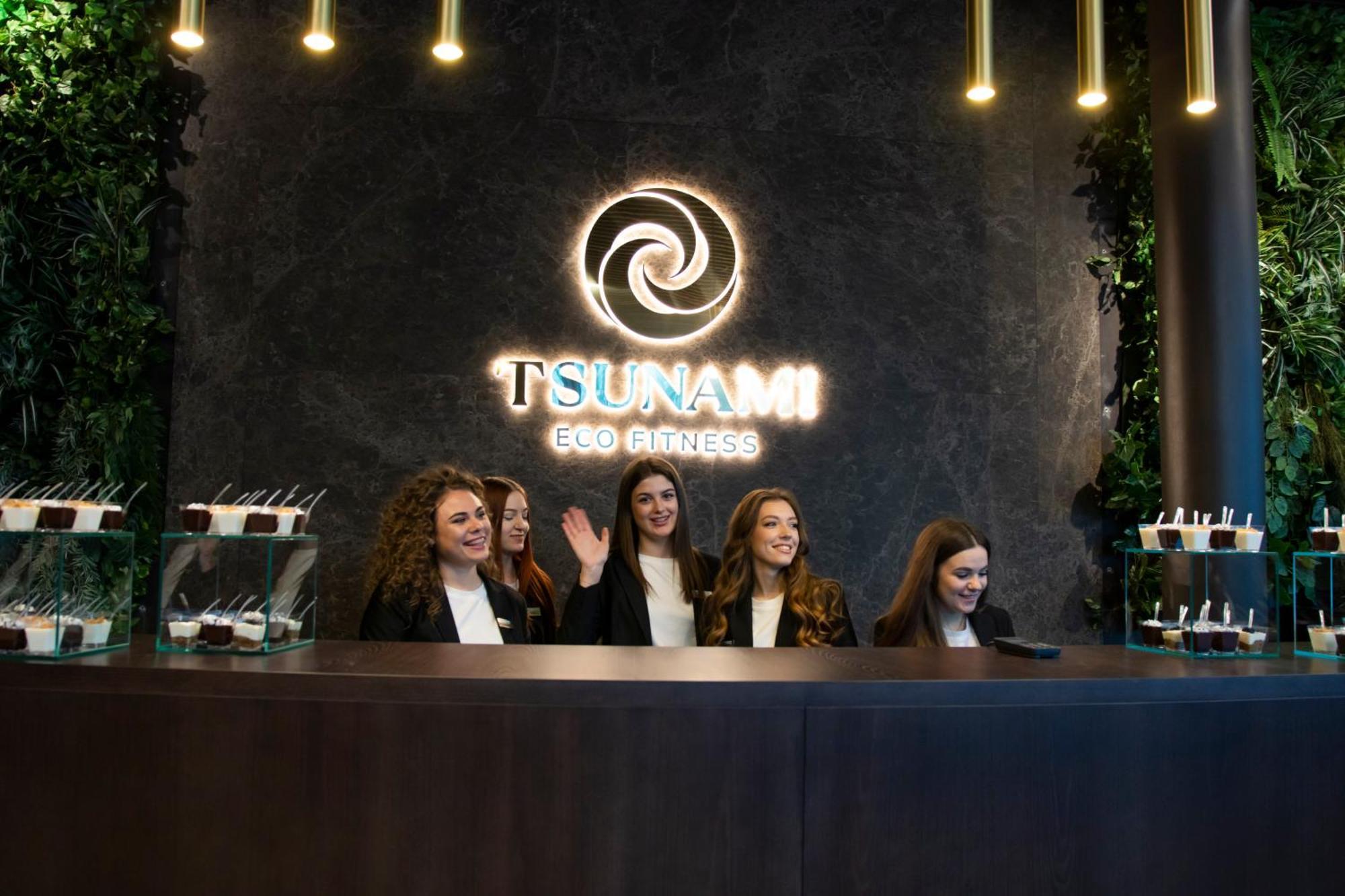 Tsunami Spa Hotel Dnipro Bagian luar foto