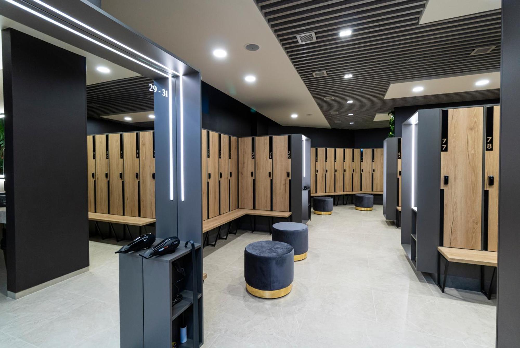 Tsunami Spa Hotel Dnipro Bagian luar foto
