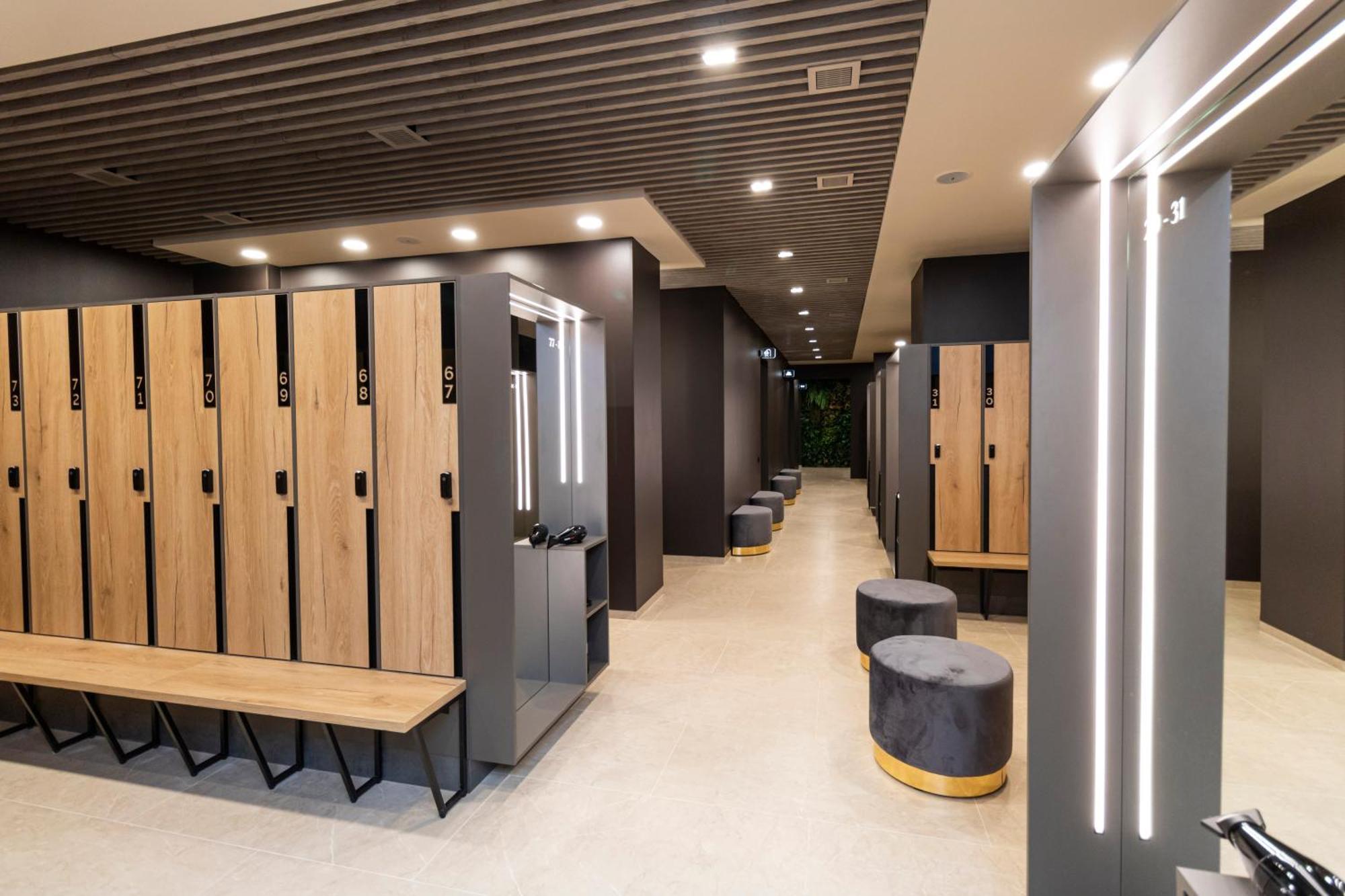 Tsunami Spa Hotel Dnipro Bagian luar foto