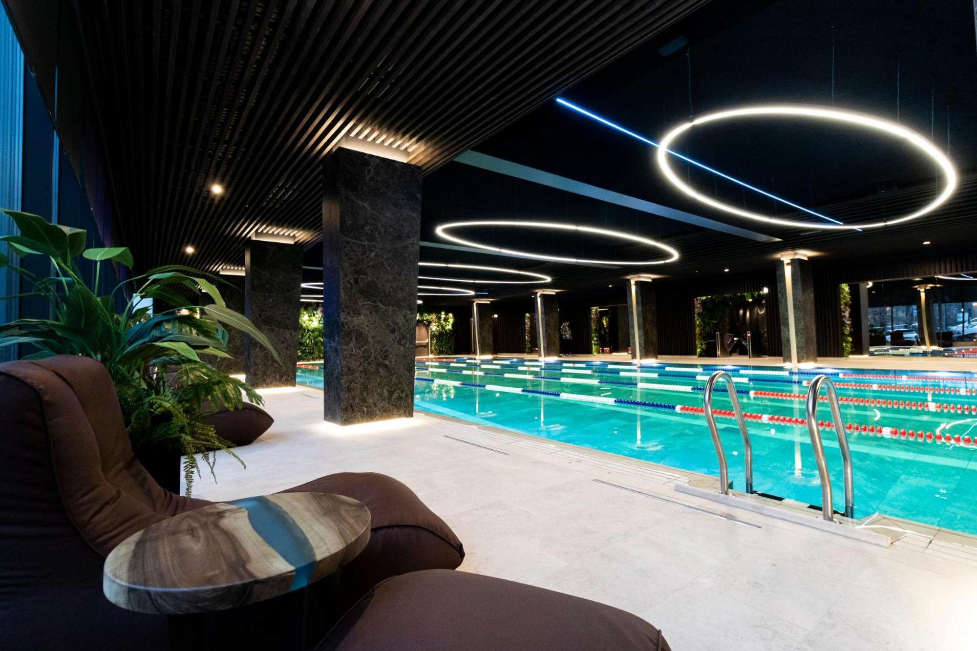 Tsunami Spa Hotel Dnipro Bagian luar foto