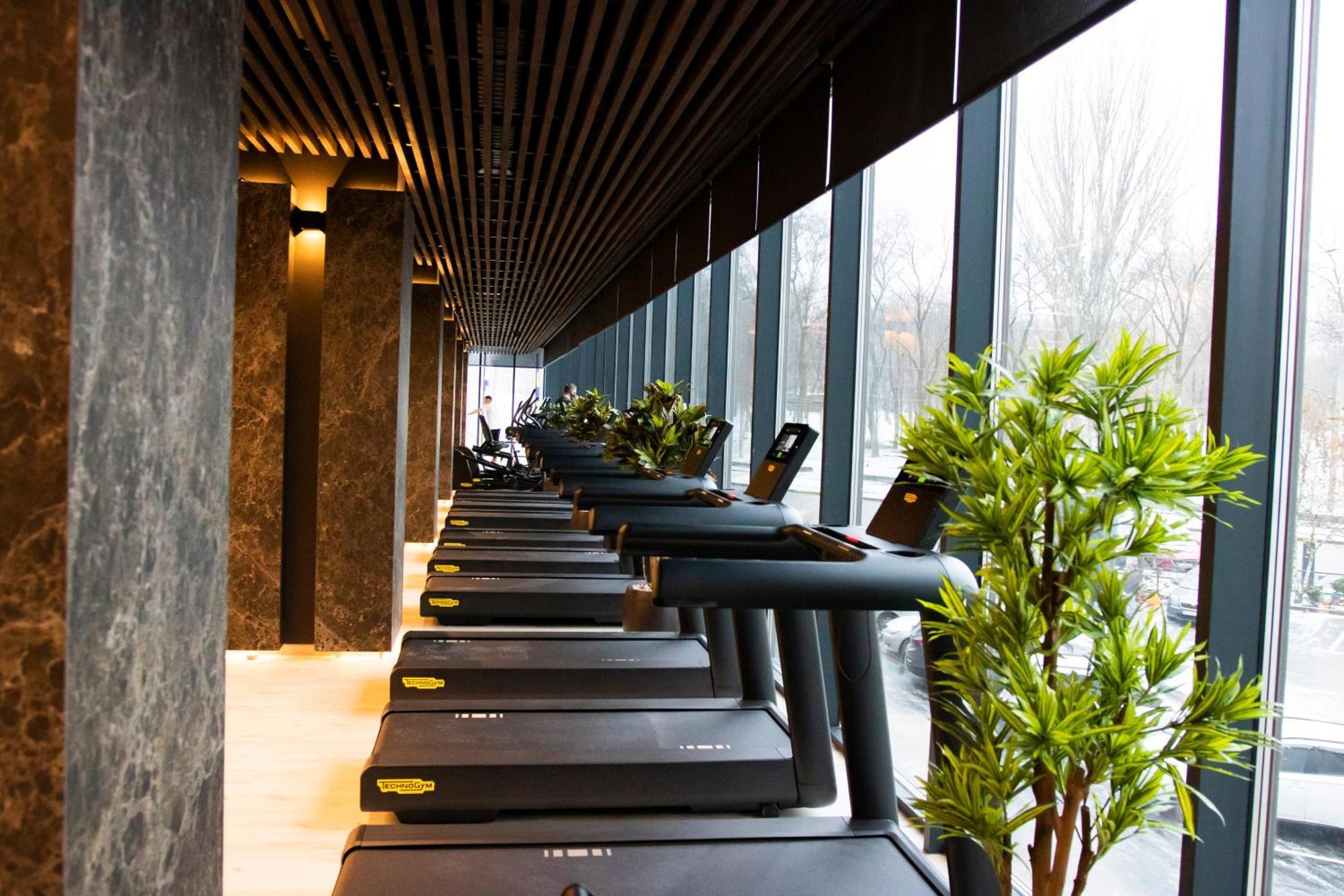 Tsunami Spa Hotel Dnipro Bagian luar foto