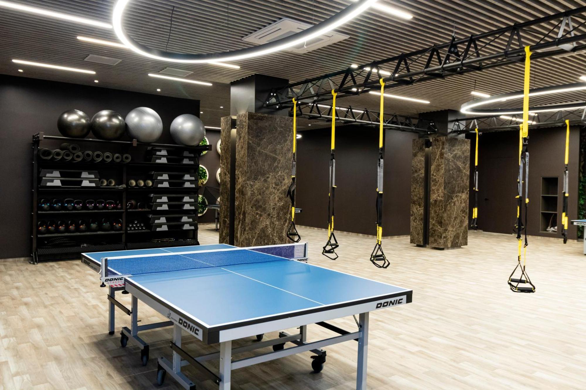 Tsunami Spa Hotel Dnipro Bagian luar foto