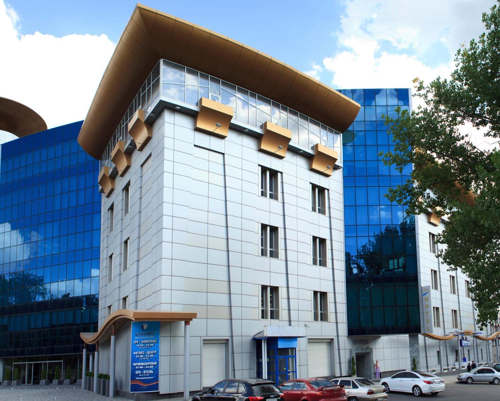 Tsunami Spa Hotel Dnipro Bagian luar foto