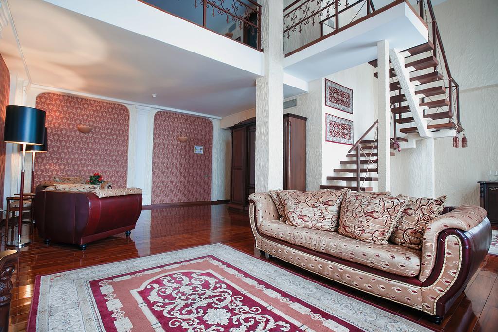 Tsunami Spa Hotel Dnipro Bagian luar foto
